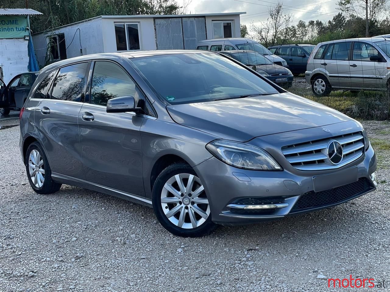 2012' Mercedes-Benz B 180 photo #1