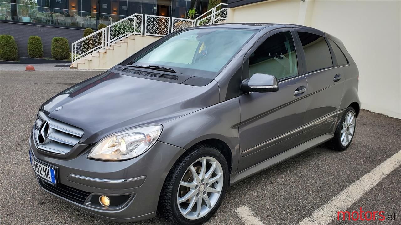 2011' Mercedes-Benz B 200 photo #6