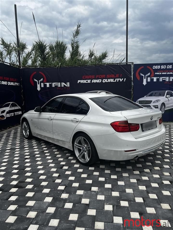 2012' BMW 320 photo #1