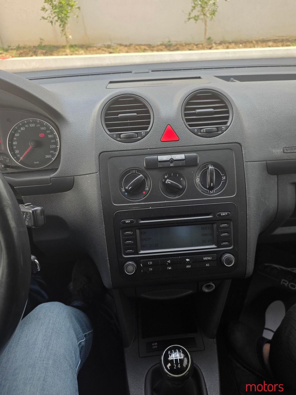 2008' Volkswagen Caddy photo #2