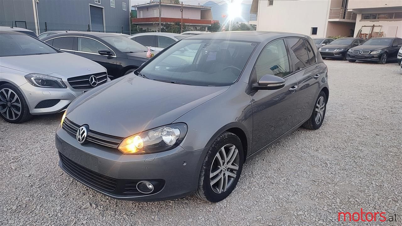 2010' Volkswagen Golf photo #1