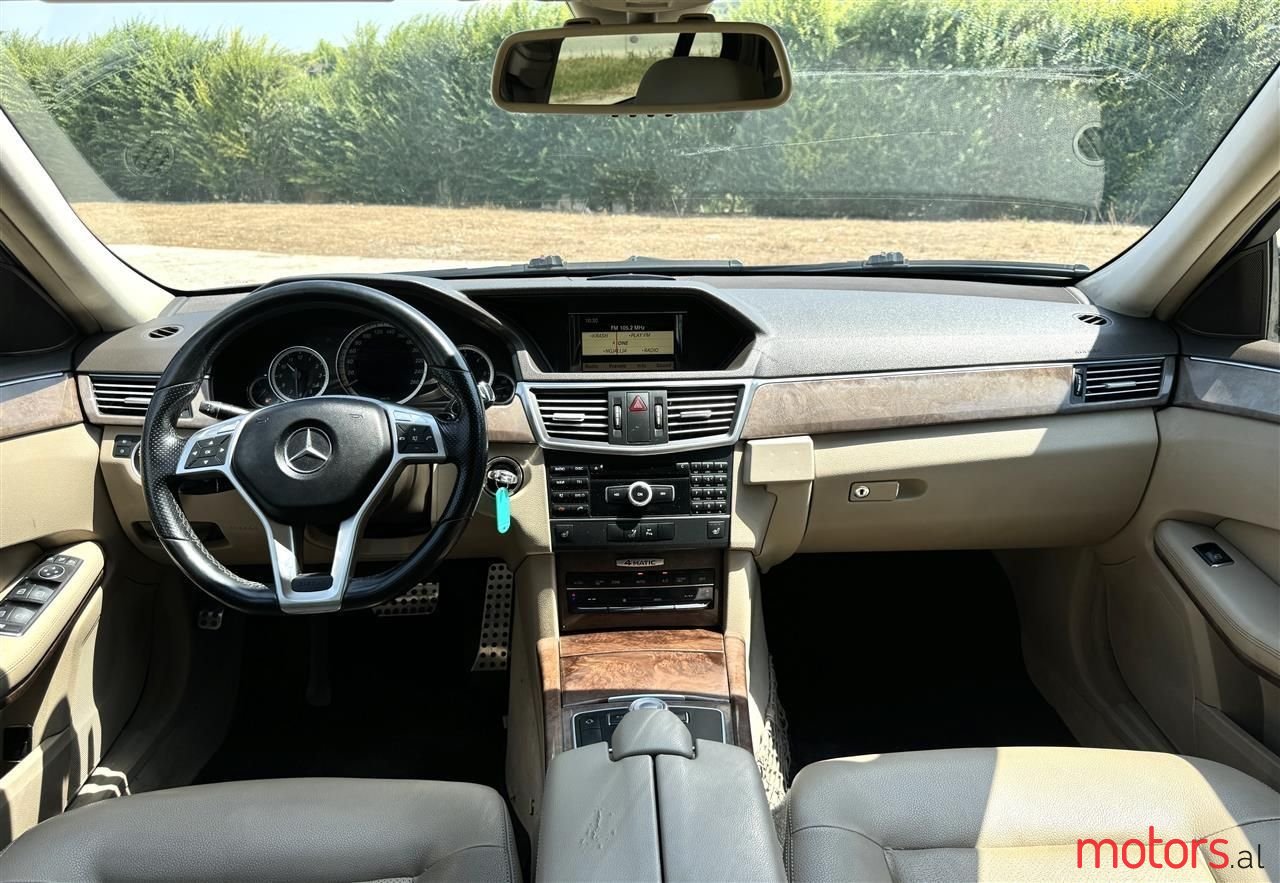 2012' Mercedes-Benz E 350 photo #3