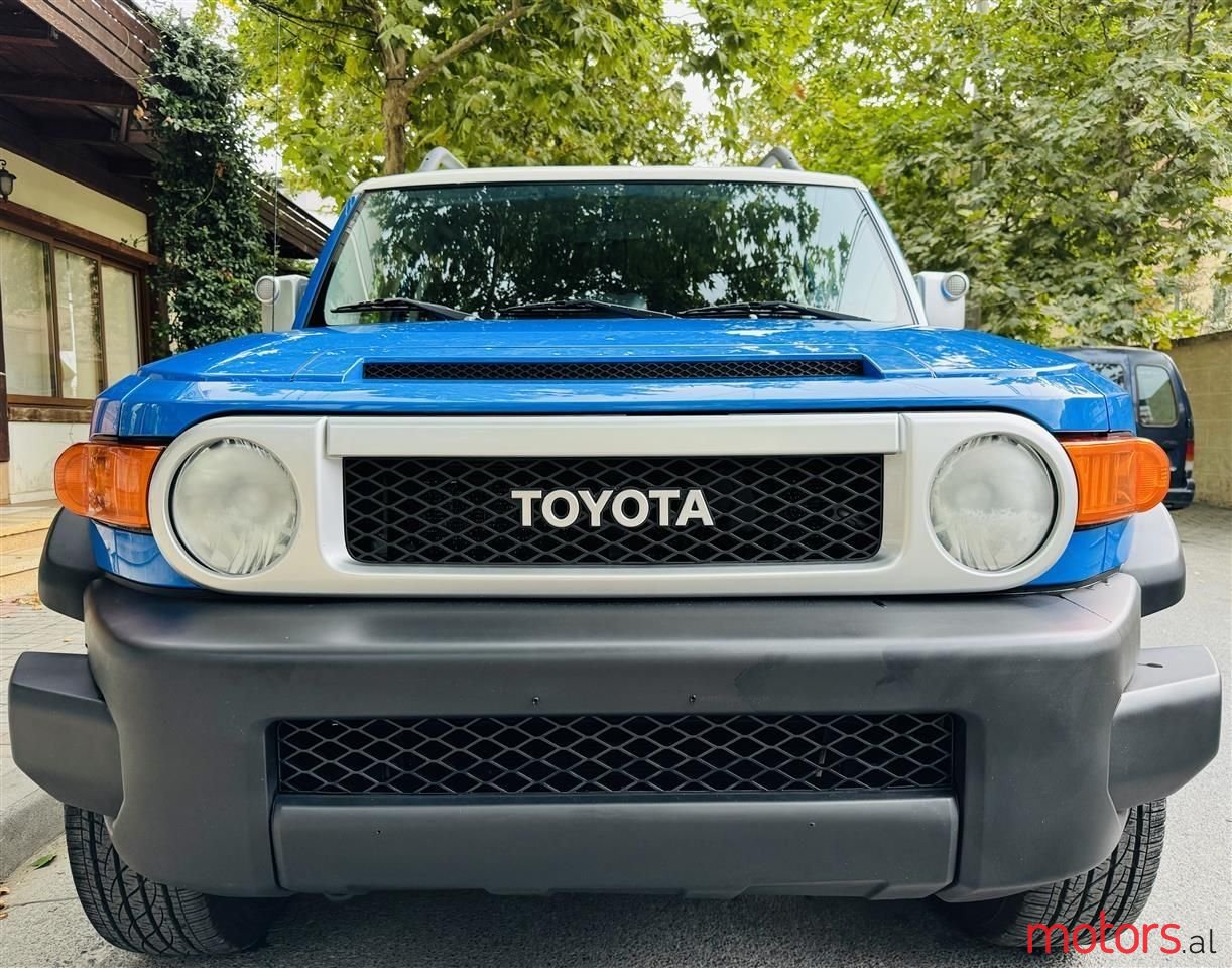 2007' Toyota FJ photo #1