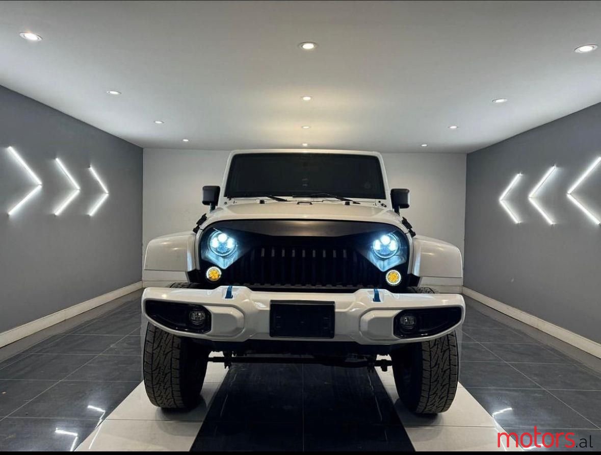2012' Jeep Wrangler photo #3