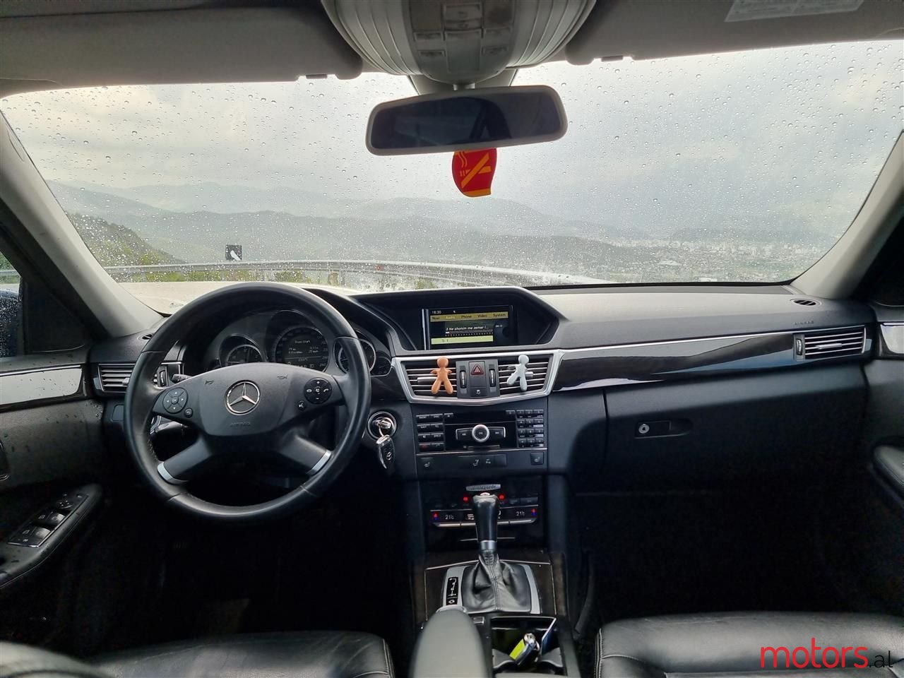 2010' Mercedes-Benz E 250 photo #5