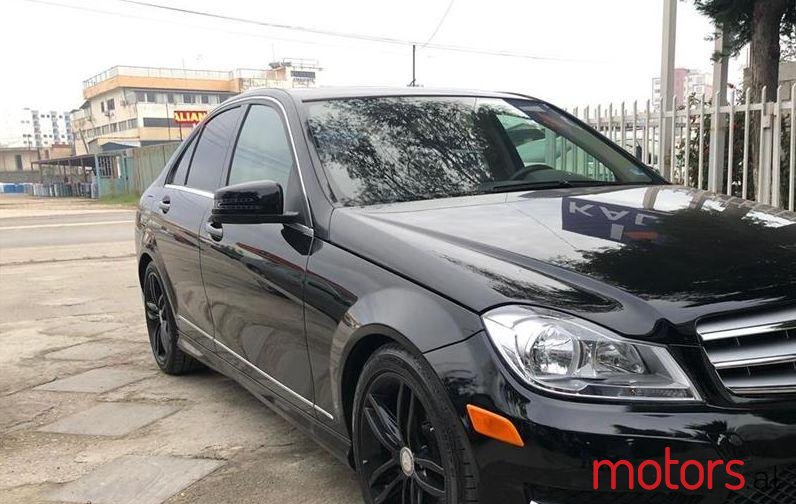 2012' Mercedes-Benz C 300 photo #1