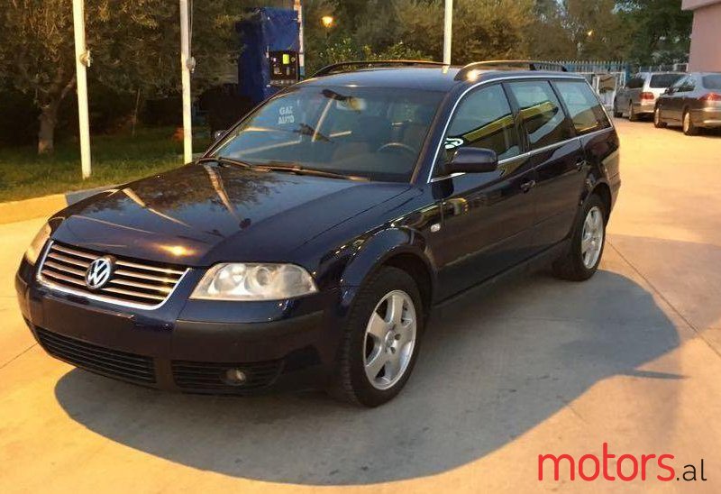 2002' Volkswagen Passat photo #2