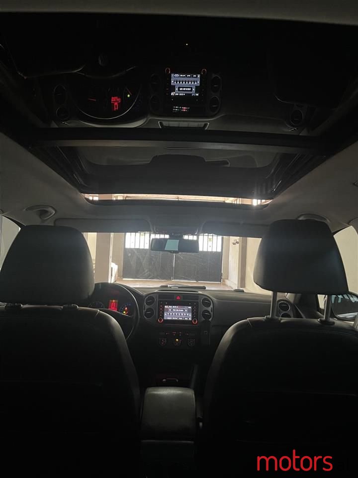 2008' Volkswagen Tiguan photo #2