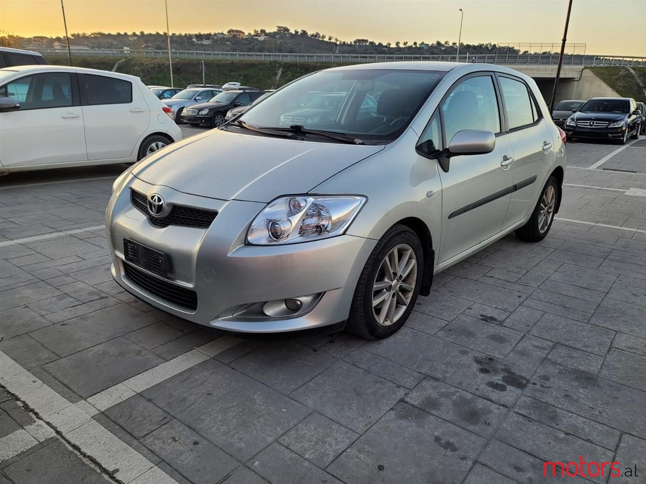 2008' Toyota Auris photo #5