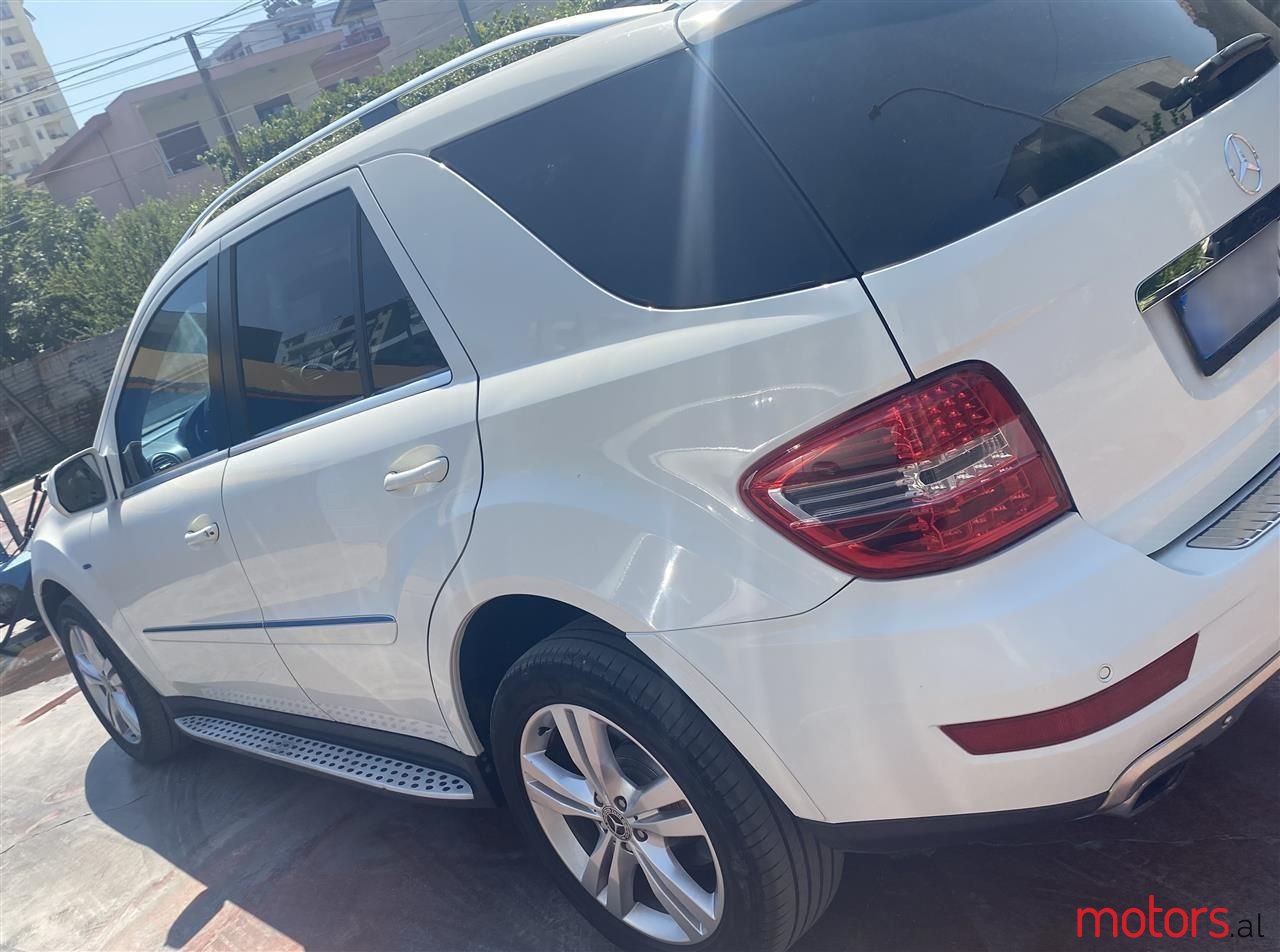 2011' Mercedes-Benz ML 350 photo #5