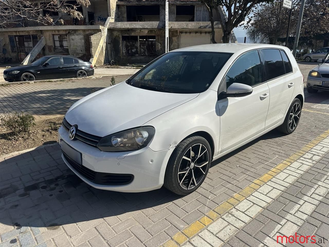 2012' Volkswagen Golf photo #1