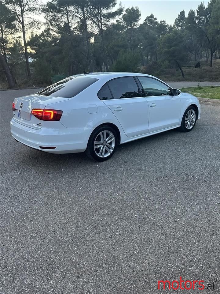 2015' Volkswagen Jetta photo #5