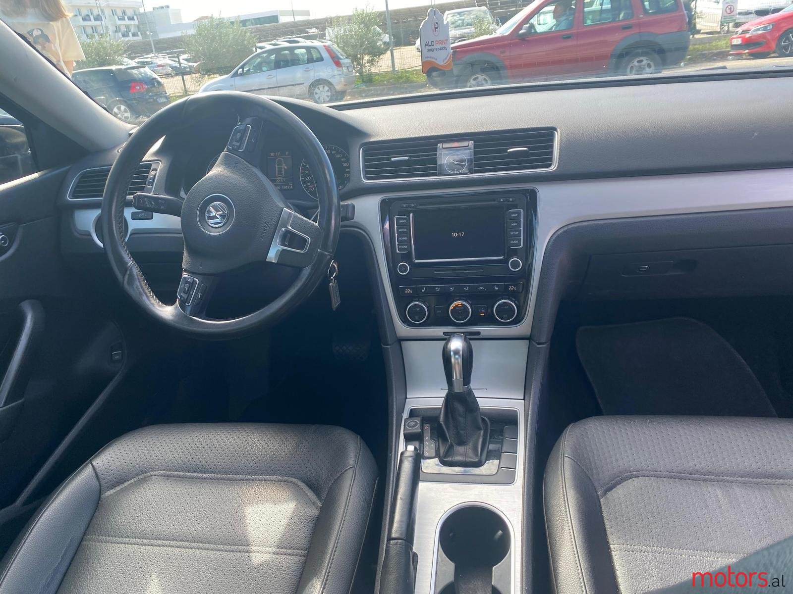 2013' Volkswagen Passat photo #1