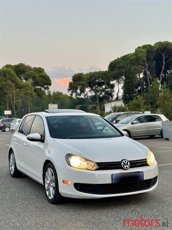 2010' Volkswagen Golf photo #3