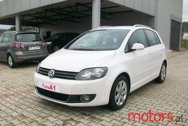 2009' Volkswagen Golf Plus photo #2