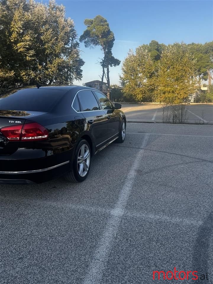 2013' Volkswagen Passat photo #2