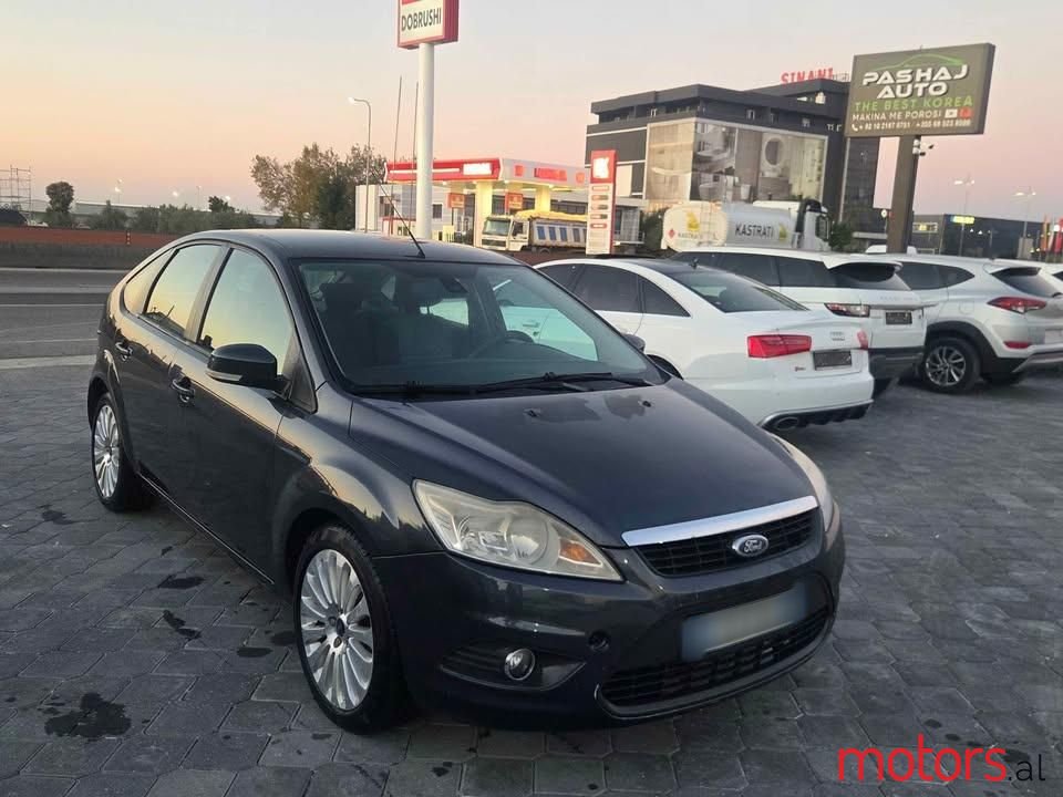 2010' Ford Focus photo #2