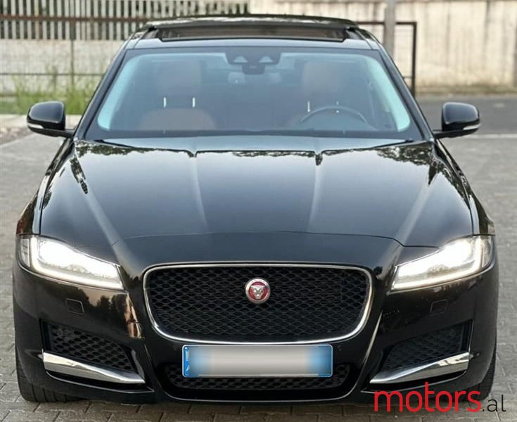 2015' Jaguar XF photo #1