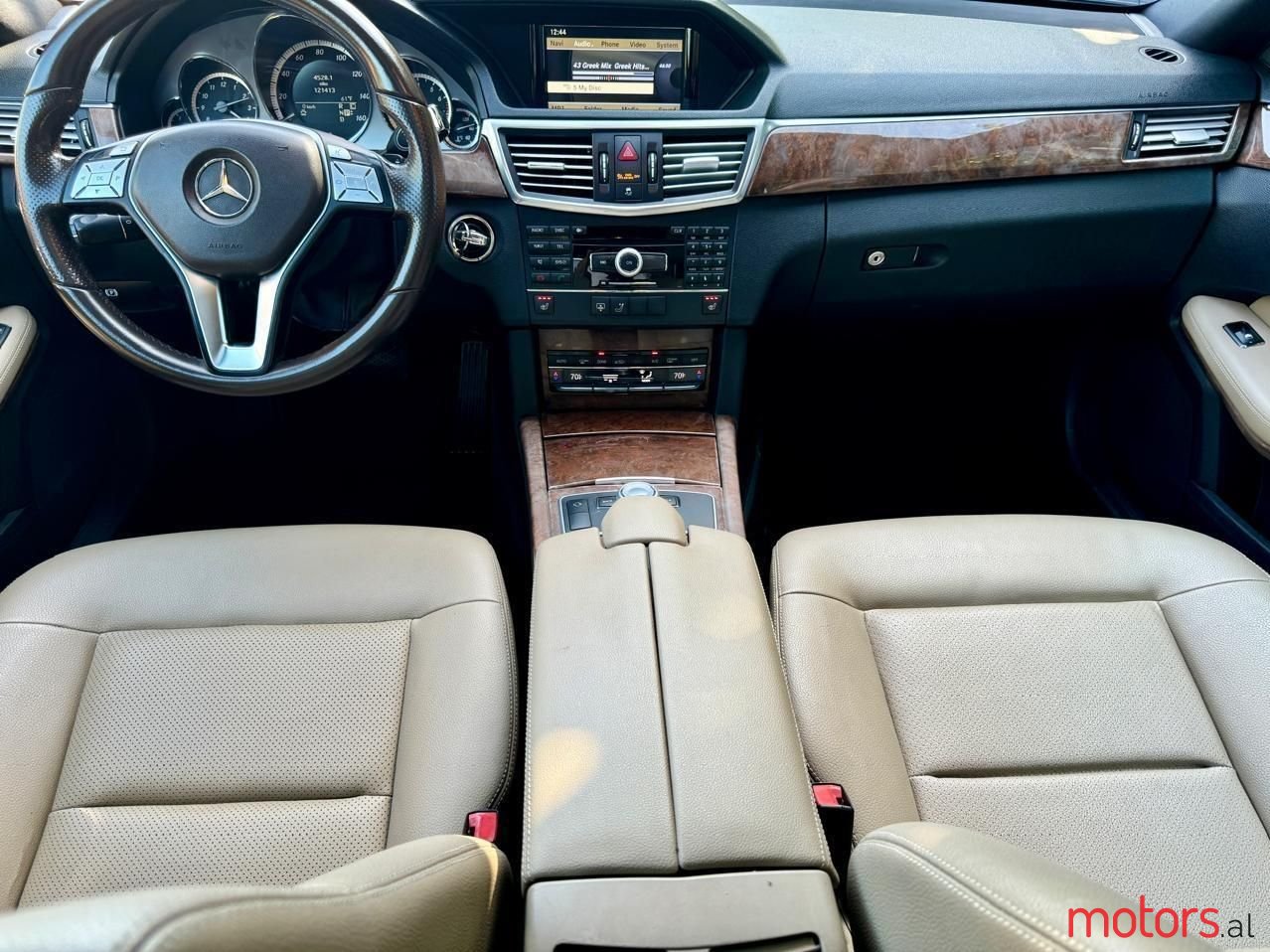 2010' Mercedes-Benz E 350 photo #6