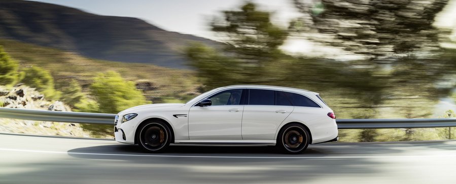 Watch The Mercedes-Amg E63 S Effortlessly Reach  249.4 km/h