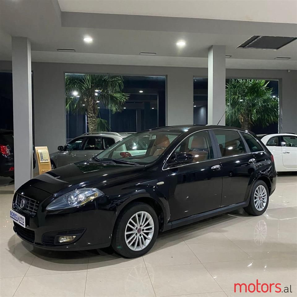 2008' Fiat Croma photo #1