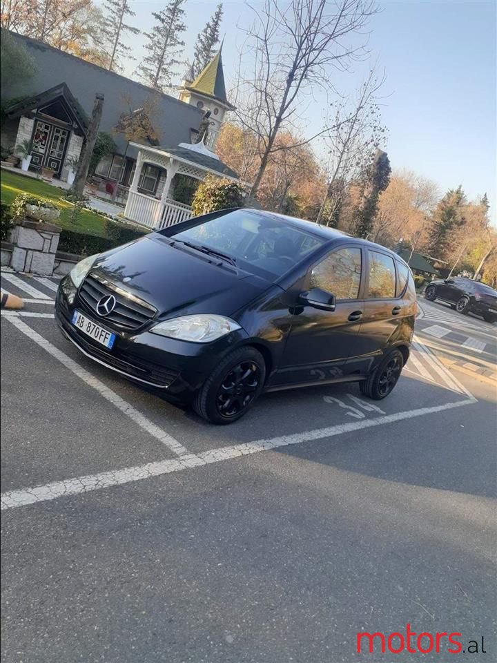 2010' Mercedes-Benz A 180 photo #2