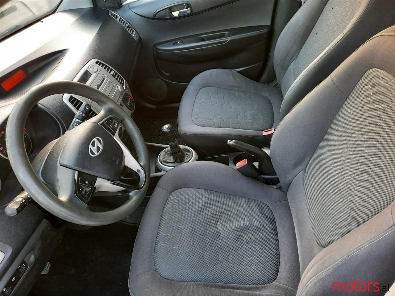 2009' Hyundai i20 photo #2