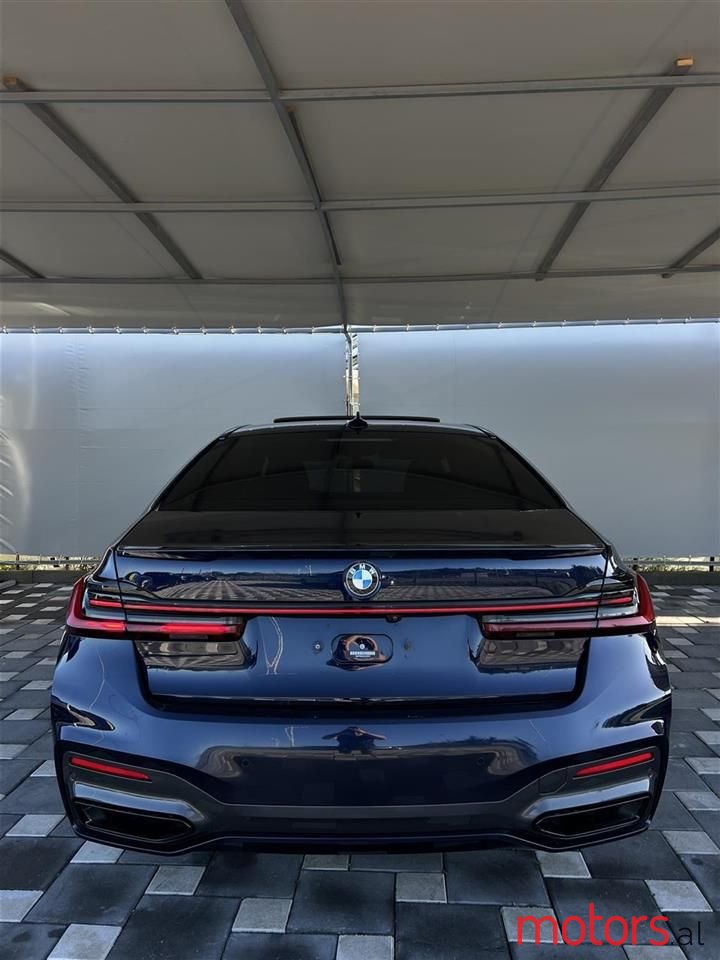 2020' BMW 750 photo #4