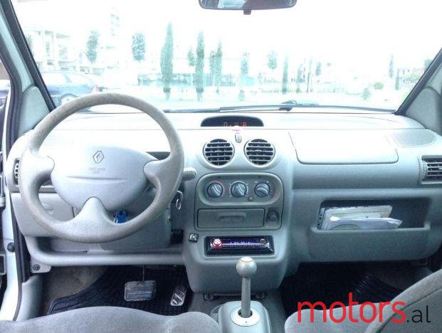 2002' Renault Twingo photo #3