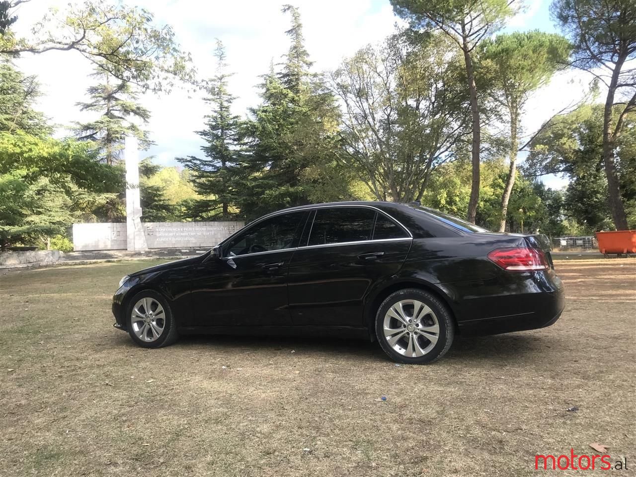 2014' Mercedes-Benz E 220 photo #2