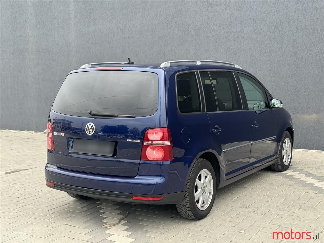 2009' Volkswagen Touran photo #6