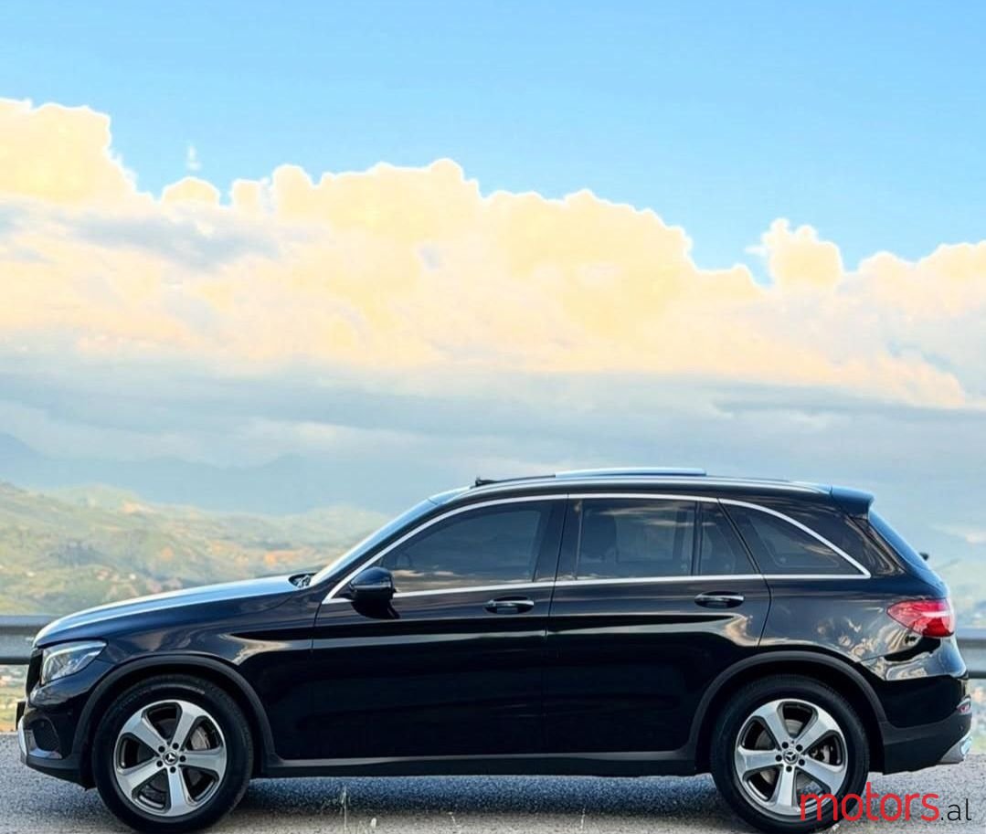 2018' Mercedes-Benz GLC 220 photo #6