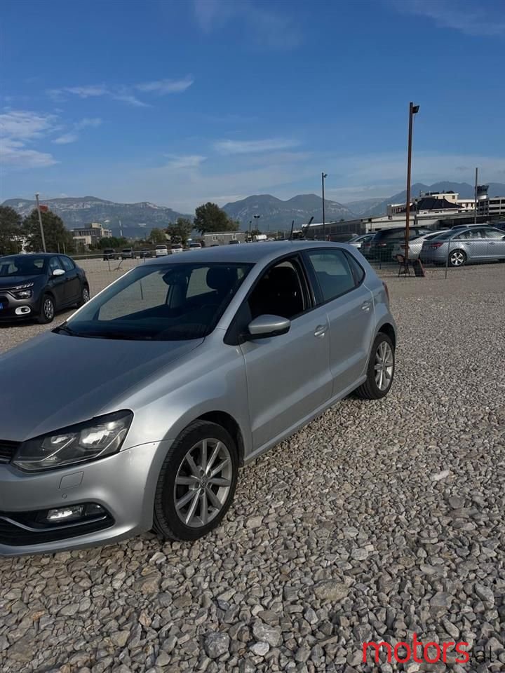 2015' Volkswagen Polo photo #6