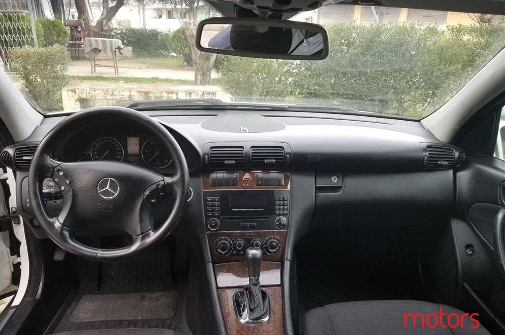 2004' Mercedes-Benz C 220 photo #2