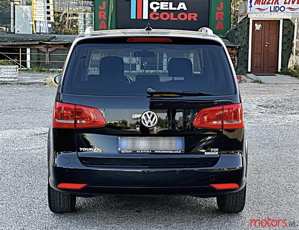 2014' Volkswagen Touran photo #5
