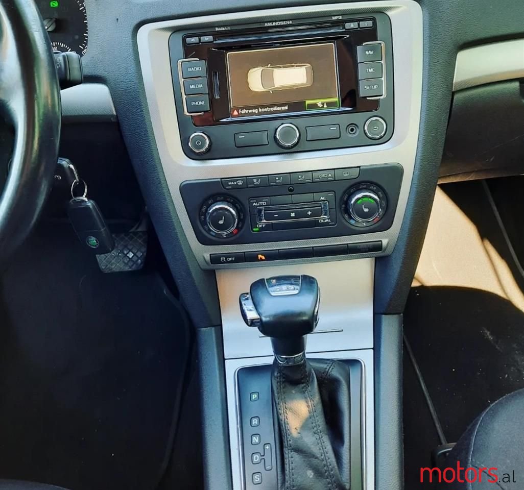 2013' Skoda Octavia photo #5