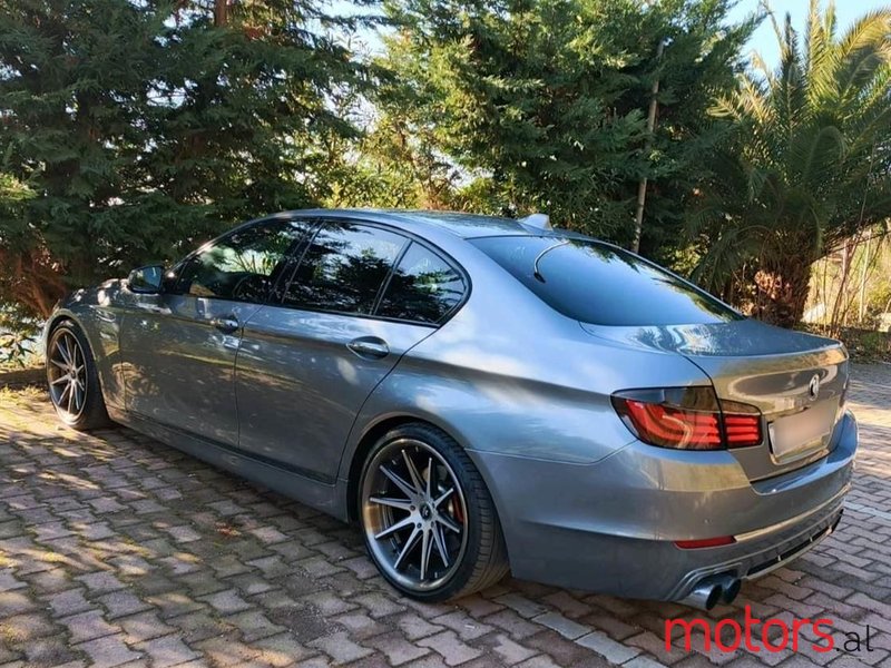 2012' BMW 528 photo #6