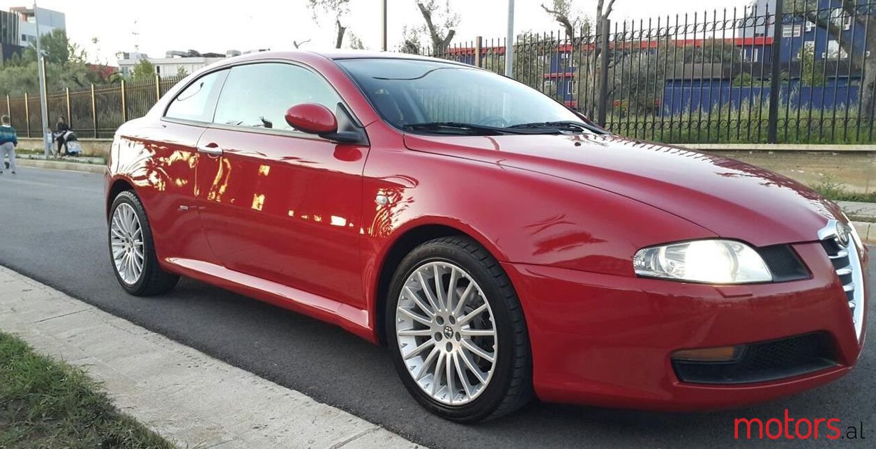 2005' Alfa Romeo GT photo #1