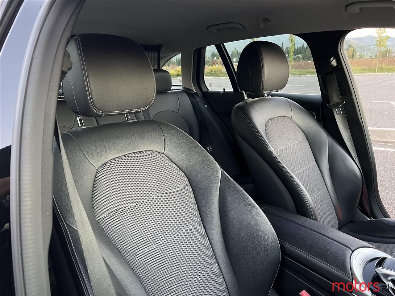 2015' Mercedes-Benz C 220 photo #3