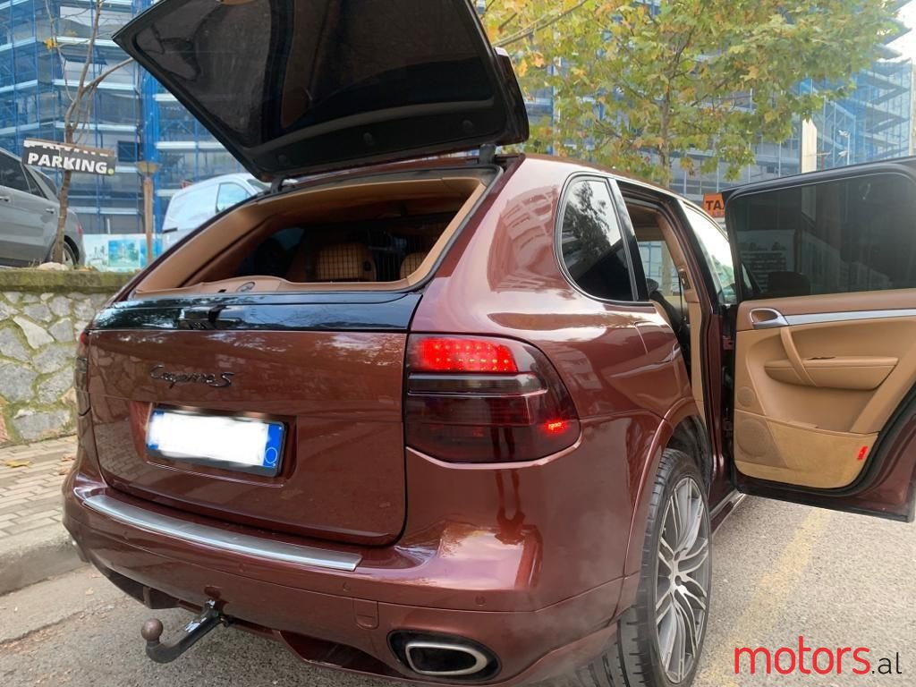 2008' Porsche Cayenne photo #6