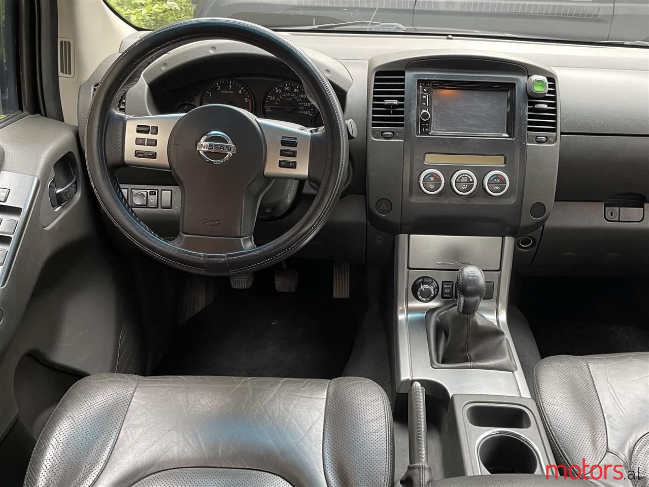 2013' Nissan Navara photo #3