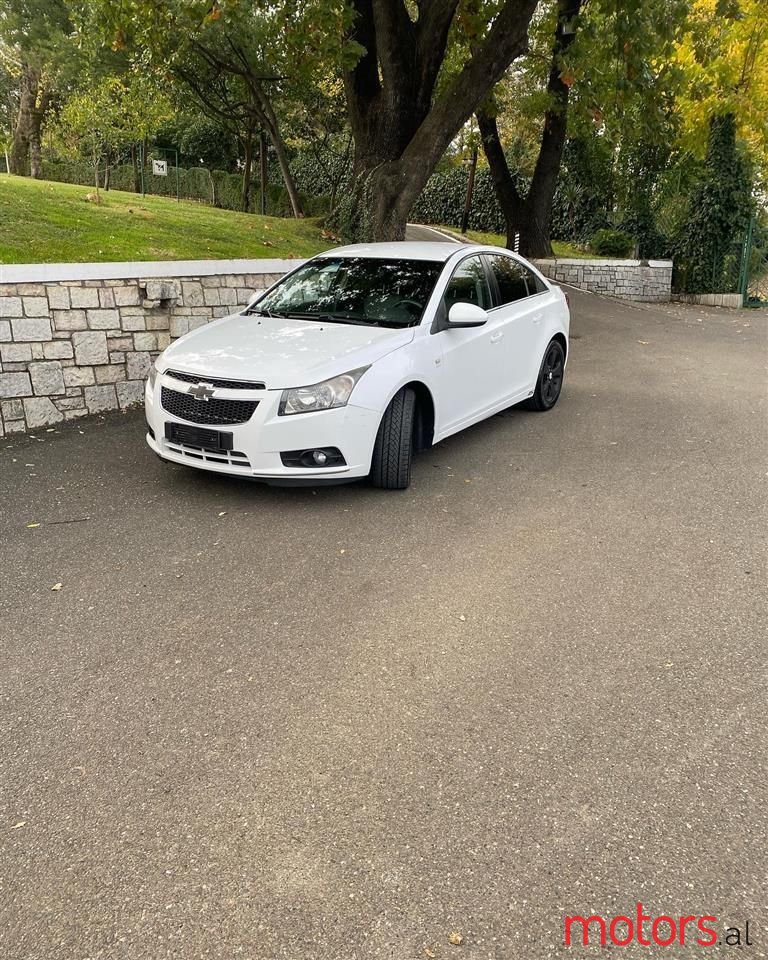 2010' Chevrolet Cruze photo #2