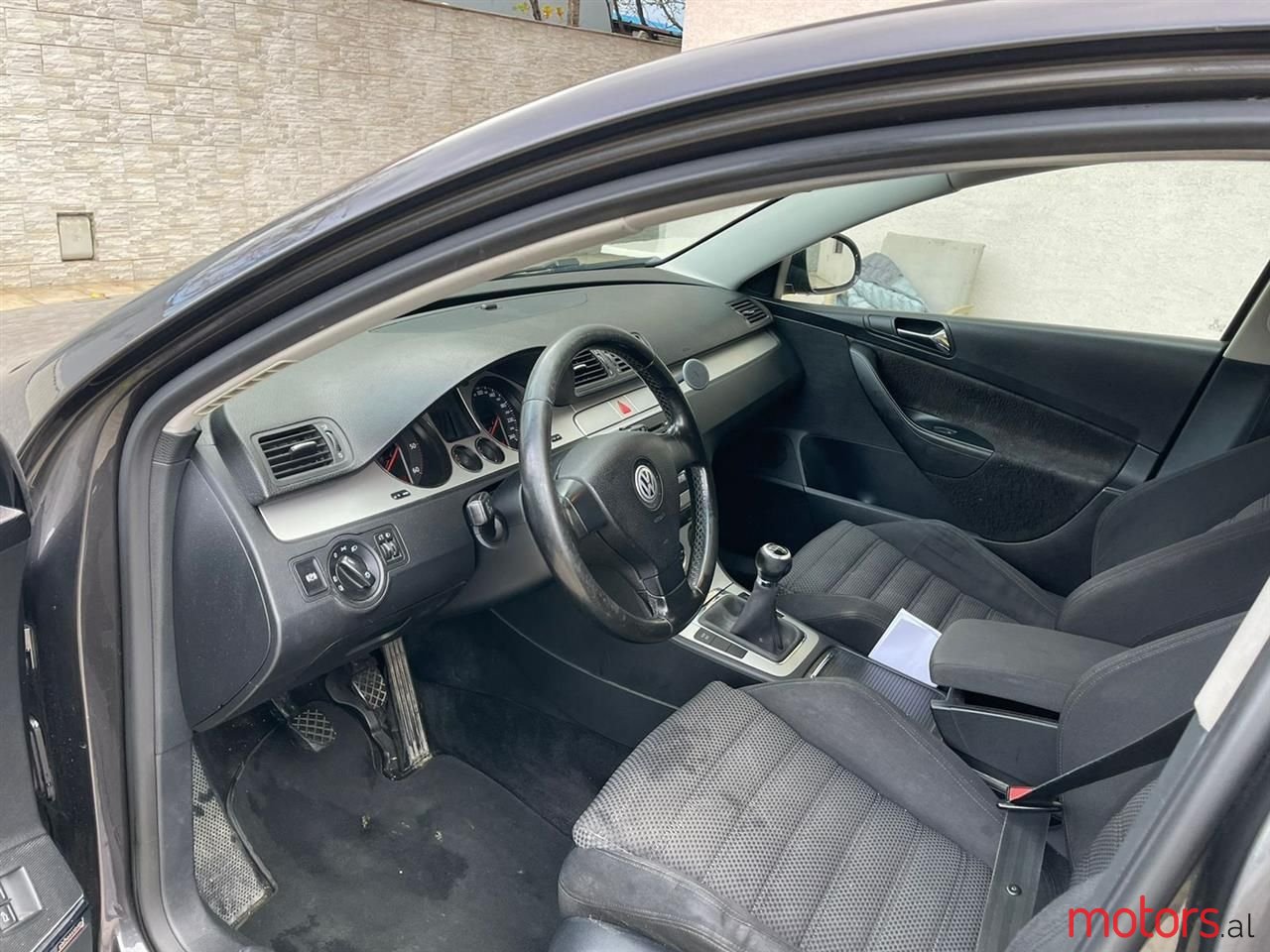 2008' Volkswagen Passat photo #3