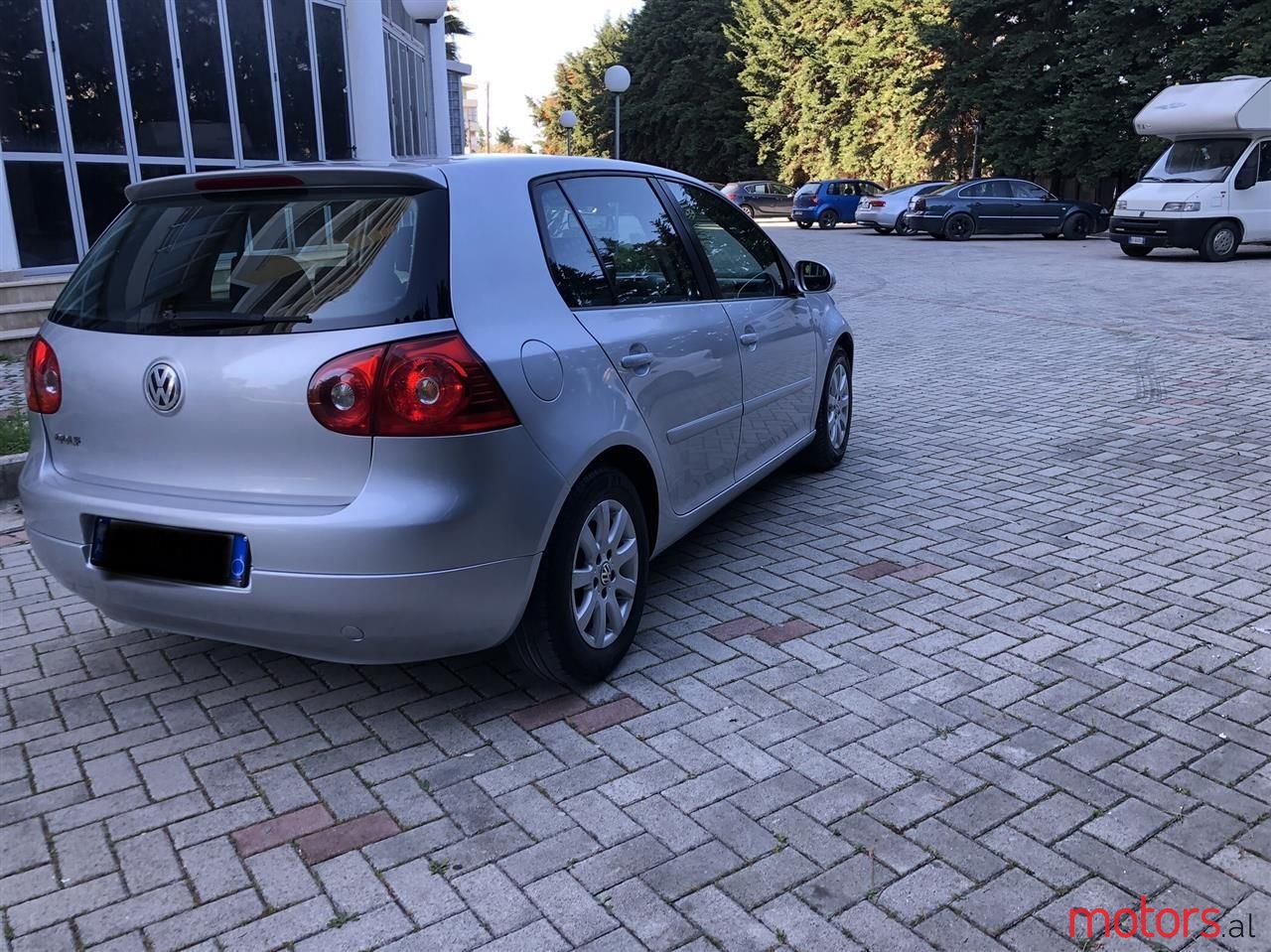 2005' Volkswagen Golf photo #2