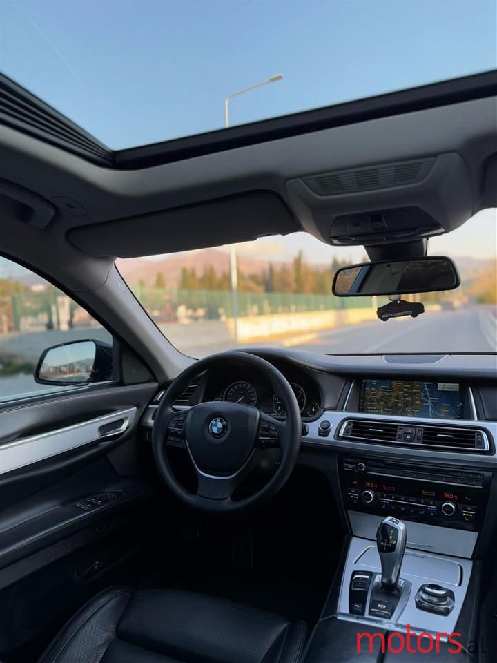 2014' BMW 730 photo #3