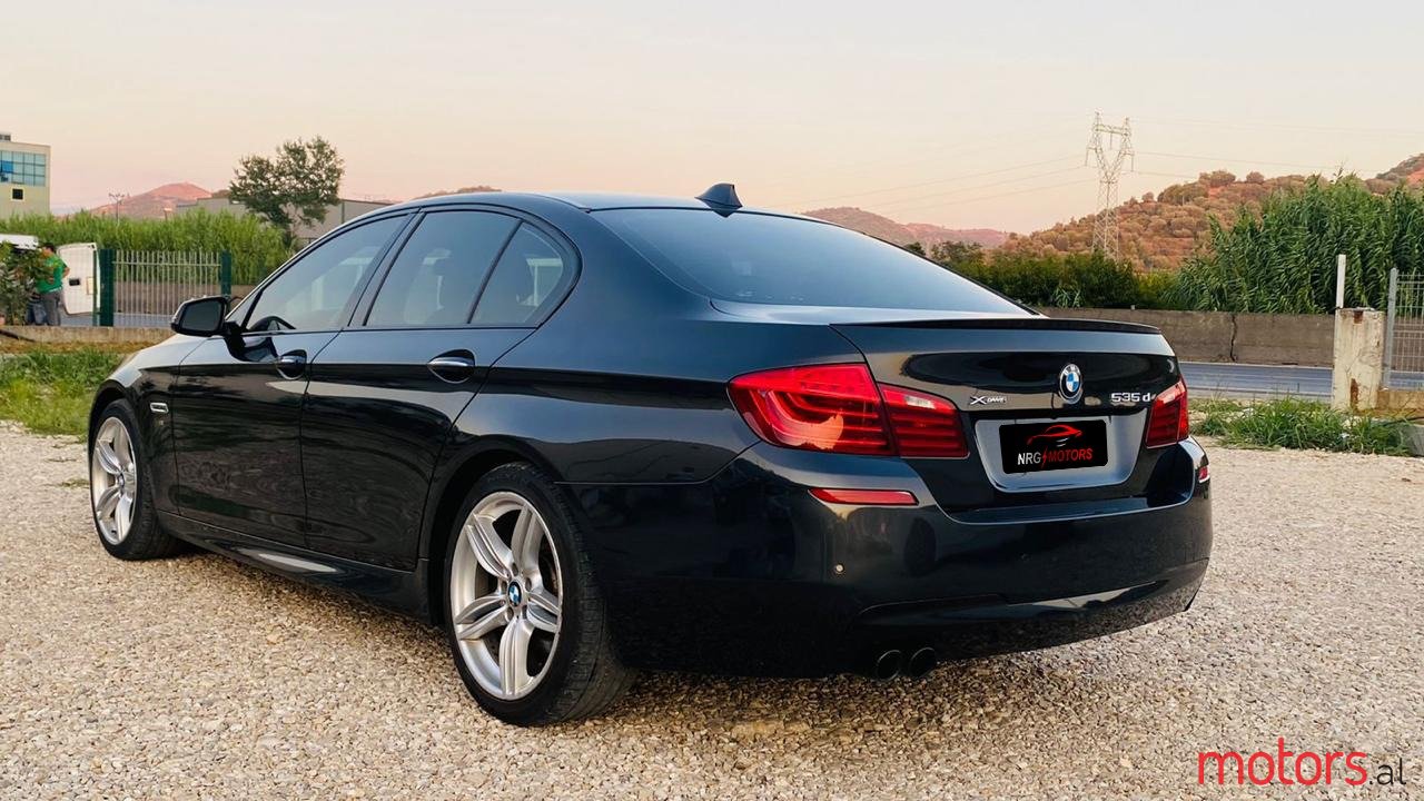 2014' BMW 5 Series photo #2