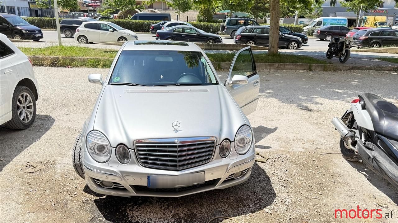 2007' Mercedes-Benz E 220 photo #3