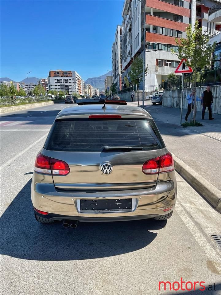 2011' Volkswagen Golf photo #3