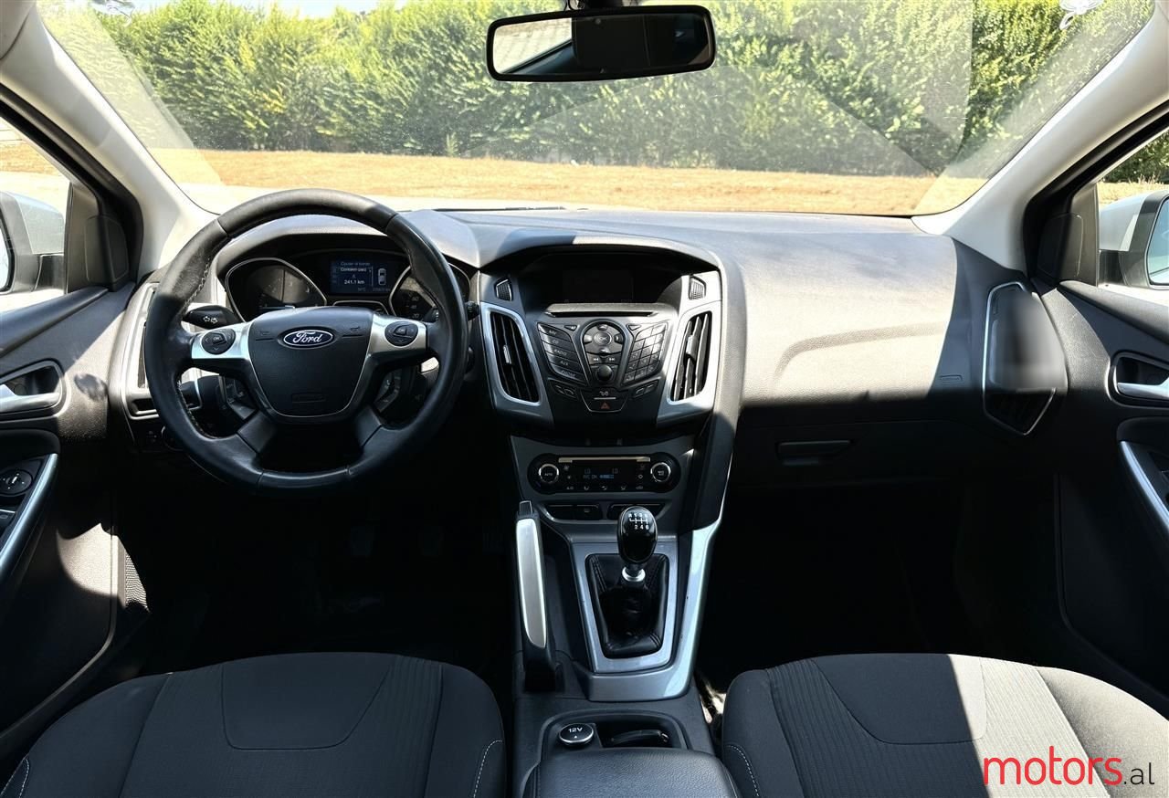 2012' Ford Focus photo #4