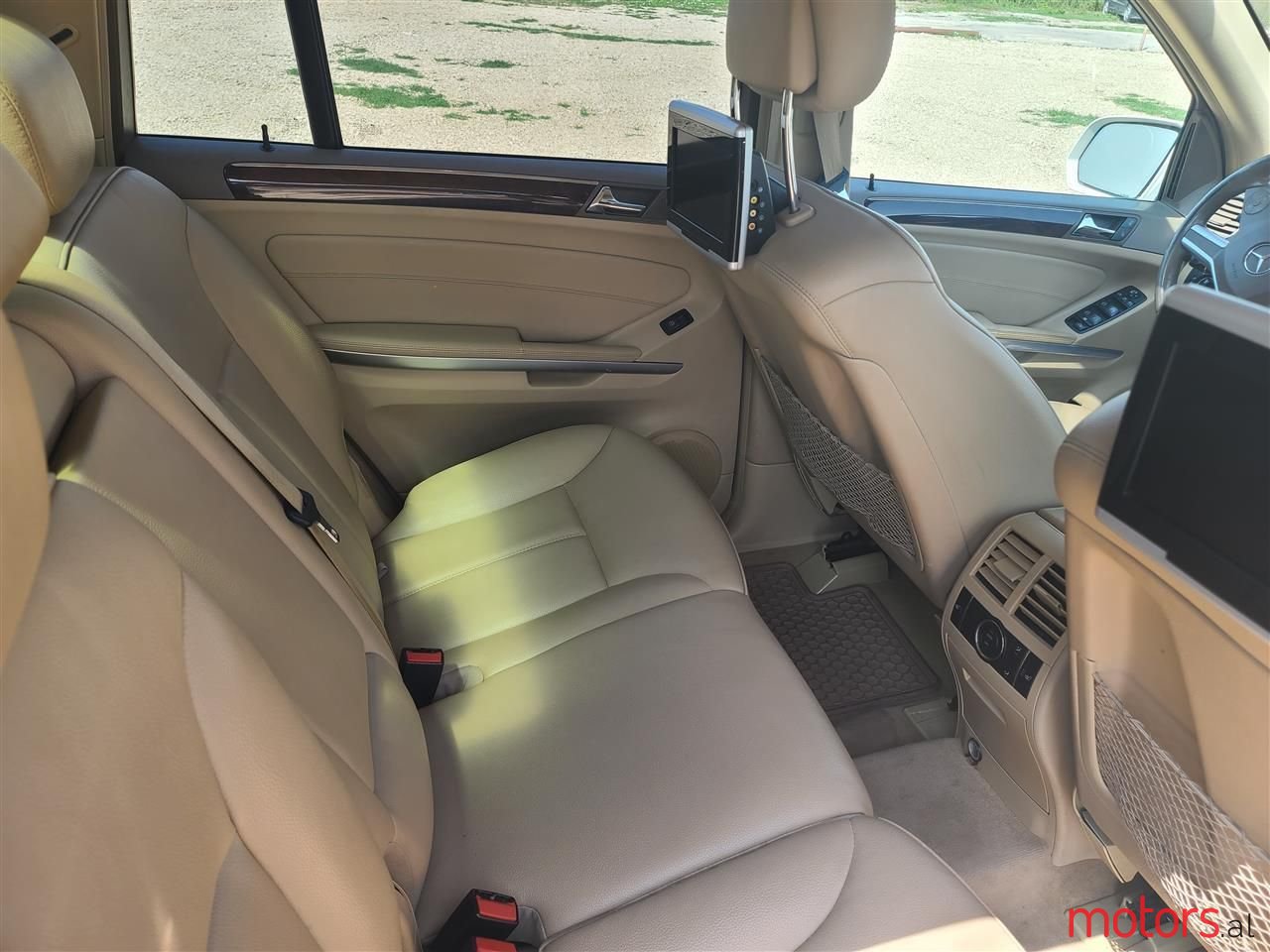 2010' Mercedes-Benz GL 350 photo #5